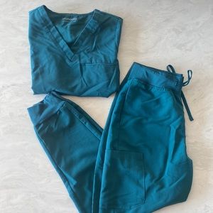 Scrub Set- Caribbean Blue Bottoms XS-P top XXS-P